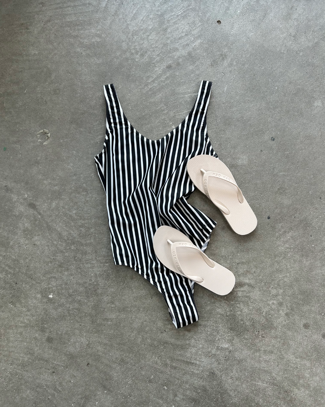 STRIPE BADEDRAGT + FLIP FLOP
